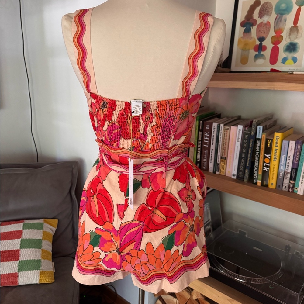 Vibrant floral House of Harlow 1960 shorts romper NWT - Picture 10 of 10